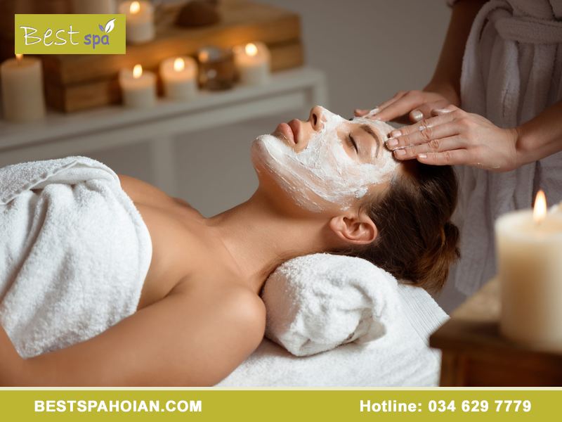 Relaxing facial treatment